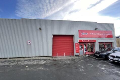Light Industrial to rent in huddersfield