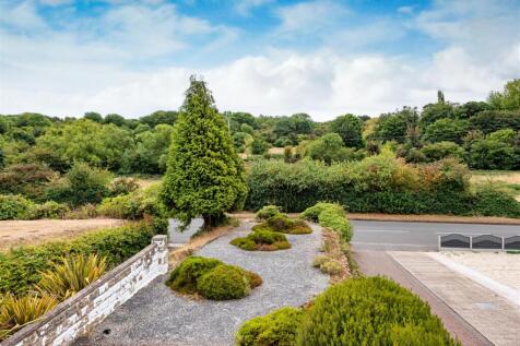 112 Bridgnorth Road-1.jpg