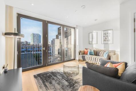 Modern two bedrooms, one bathrooms apartment in The Denizen, a recent prime London location development, a stroll from the Barbican and the City of London. Features an spacious open plan living/dining
