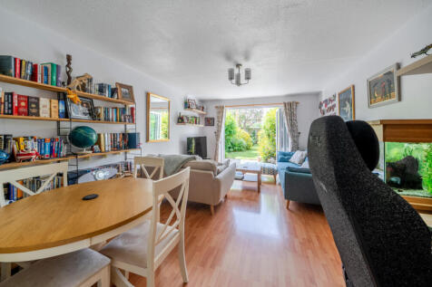 Sitting/Dining Room