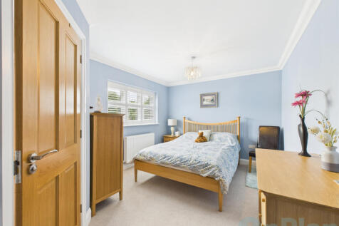 CAM04024G0-PR0028-STILL028