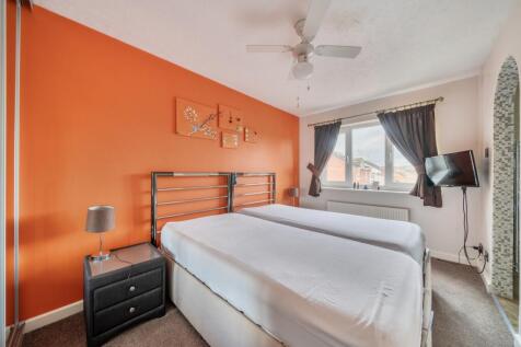 1348785-3-68b82b272f57a