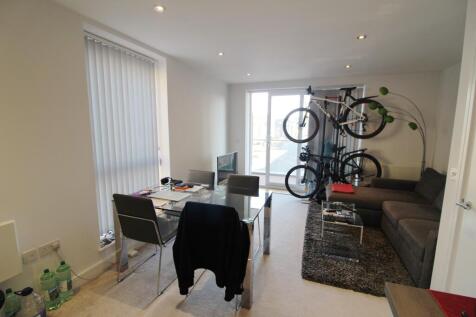 Living/dining area