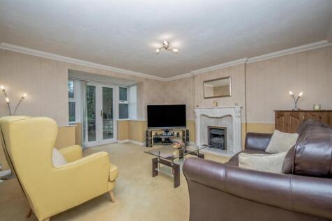 Living Room: