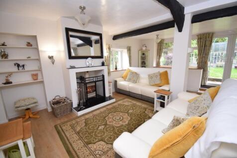 Main House - Living Room (2).JPG