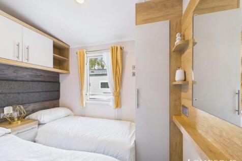 Cam02173g0 Pr0279 Still050