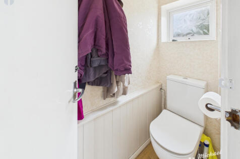 CAM03852G0-PR0407-STILL023