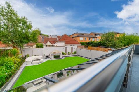 Award-winning Media team on EVERY Listing_81