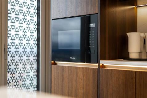2 bed, 3 bath Penthouse in Manchester - Photo 10