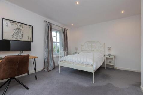 4 bed, 3 bath Detached in Glasgow - Photo 66