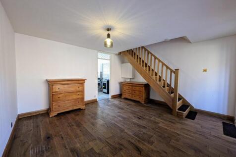 Living Room.jpg