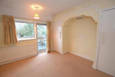 24 Ashley Drive Bed2.JPG