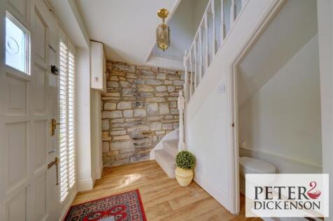 1 Owlets End hallway.jpg