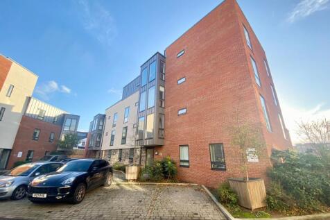 A well presented 2 bedroom top floor apartment situated in the popular Cooperage Court development, offering spacious accommodation, excellent outdoor space, and the convenience of allocated parking.