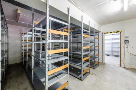 Glasshouse Walk 7 1.jpg