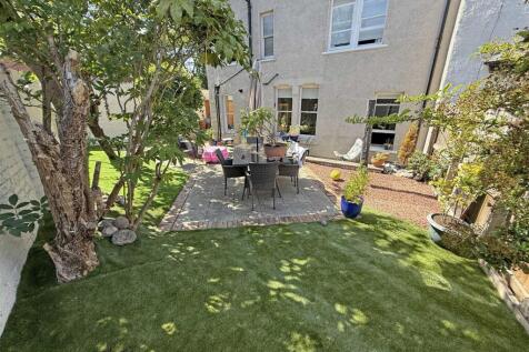 Back Garden angle 2.jpg