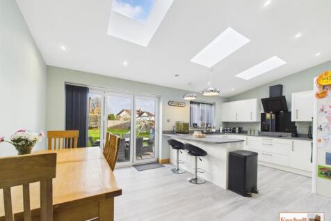 Kitchen / Breakfast / Dining