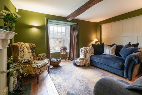Living Room.jpg