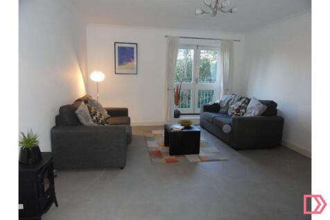 A well-presented and spacious second floor flat set within a sought after development a stone's throw from the lively high streets of both Didsbury and West Didsbury villages. The property has excelle