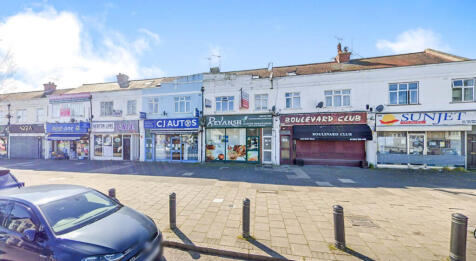 Two Bedroom 1st Floor Flat Above A Shop
