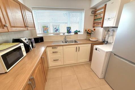 5 Dolphin Court K...