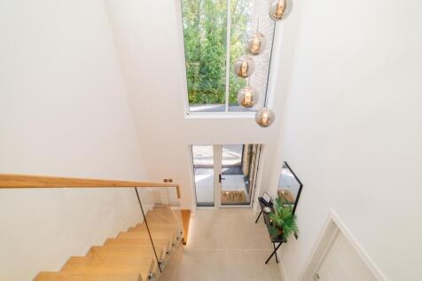 Award-winning Media team on EVERY Listing_10