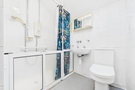 CAM02195G0-PR0094-STILL002