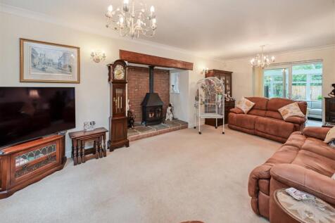 10 Wood Hayes Croft-18.jpg