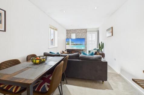 CAM02854G0-PR0451...