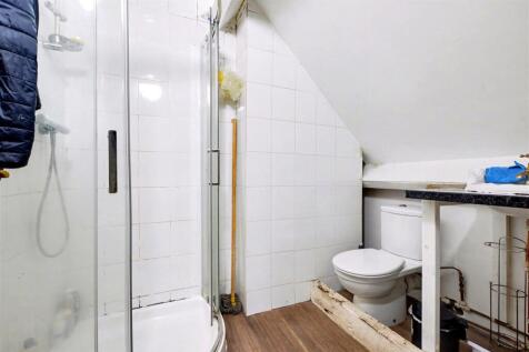 Upstairs Shower Room (2).jpeg
