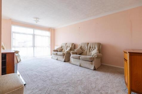 Living room 1 .jpg