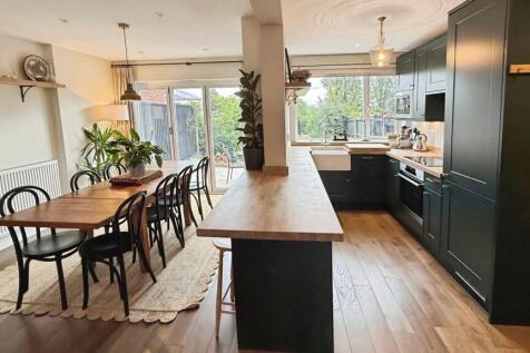 Kitchen & Diner