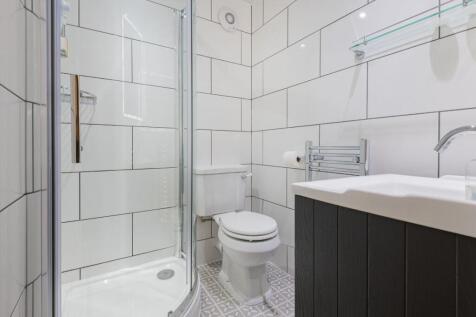 Bedroom Two en-suite