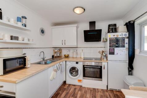 KITCHEN/DINER AND LOUNGE