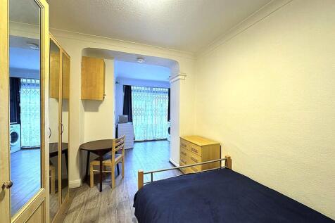 WhatsApp Image 20...