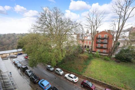 3FF 8 Caledonia Place 7.JPG