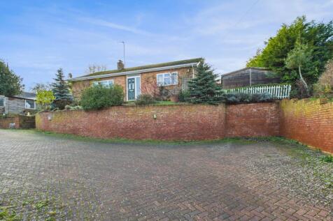 1. CAM04922G0-PR0096-STILL005