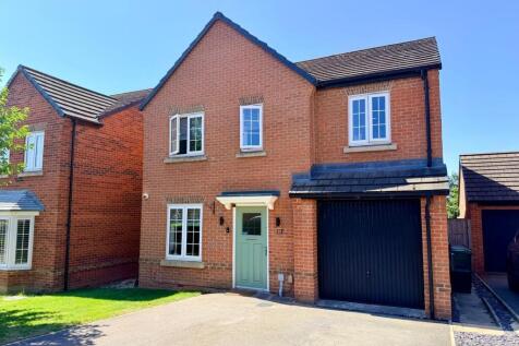 Nestled in the charming village of Great Preston, this stunning, beautifully presented 4 bedroom extended detached property is a welcome addition to the lettings market. The property is accessed by th