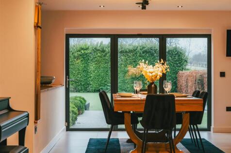 5 bed, 4 bath Detached in Sheffield - Photo 11