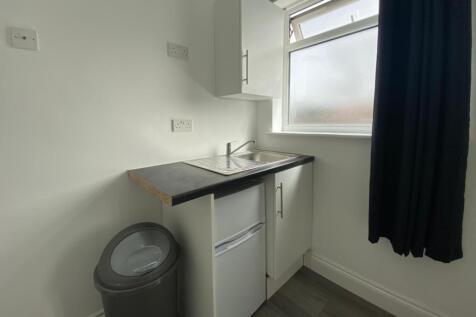 12 Sunningdale Avenue, Feltham, TW13 5JT