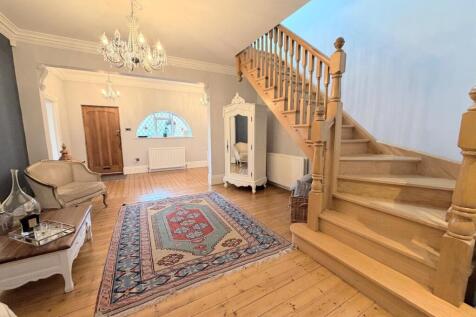 ENTRANCE HALLWAY