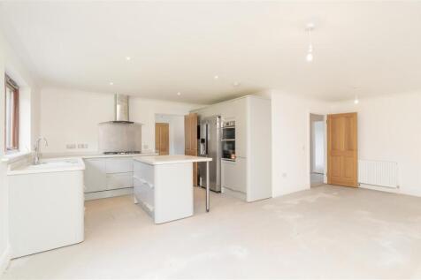 63 Gillsland_kitchen-1-2.jpg