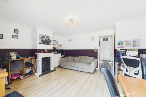 CAM03218G0-PR1046-STILL011