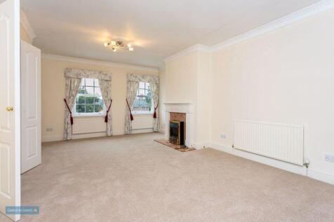 Sitting/Dining Room