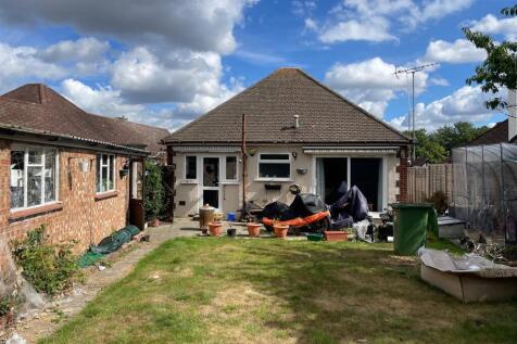 25 Elmroyd Ave Rear View.jpg