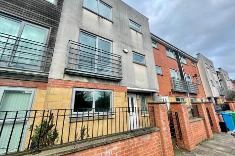 Available Now! Leaders are proud to bring to the market this modern, five bedroom townhouse, over three floors located in the ever-popular Beswick area. This house is ideally located for the local sch
