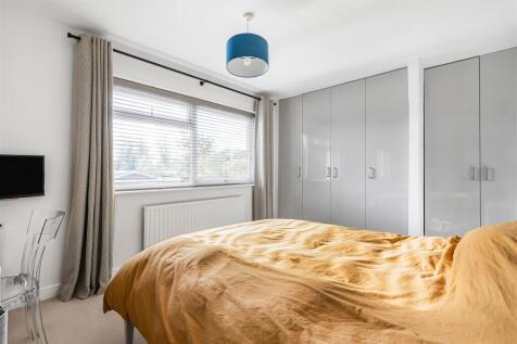 The Paddocks, Bugbrooke