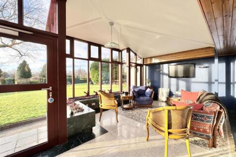 5 bed, 3 bath Detached Bungalow in Glasgow - Photo 14