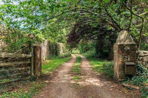 Drive to Manor House