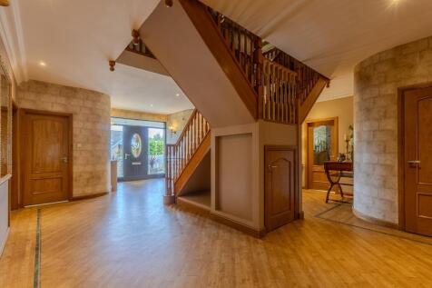 7 bed, 6 bath Detached Villa in Glasgow - Photo 3